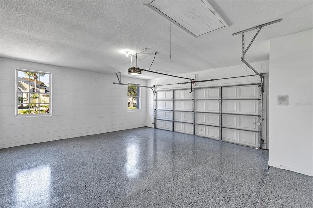 En Venta: $864,900 (4 camas, 3 baños, 3316 Pies cuadrados)