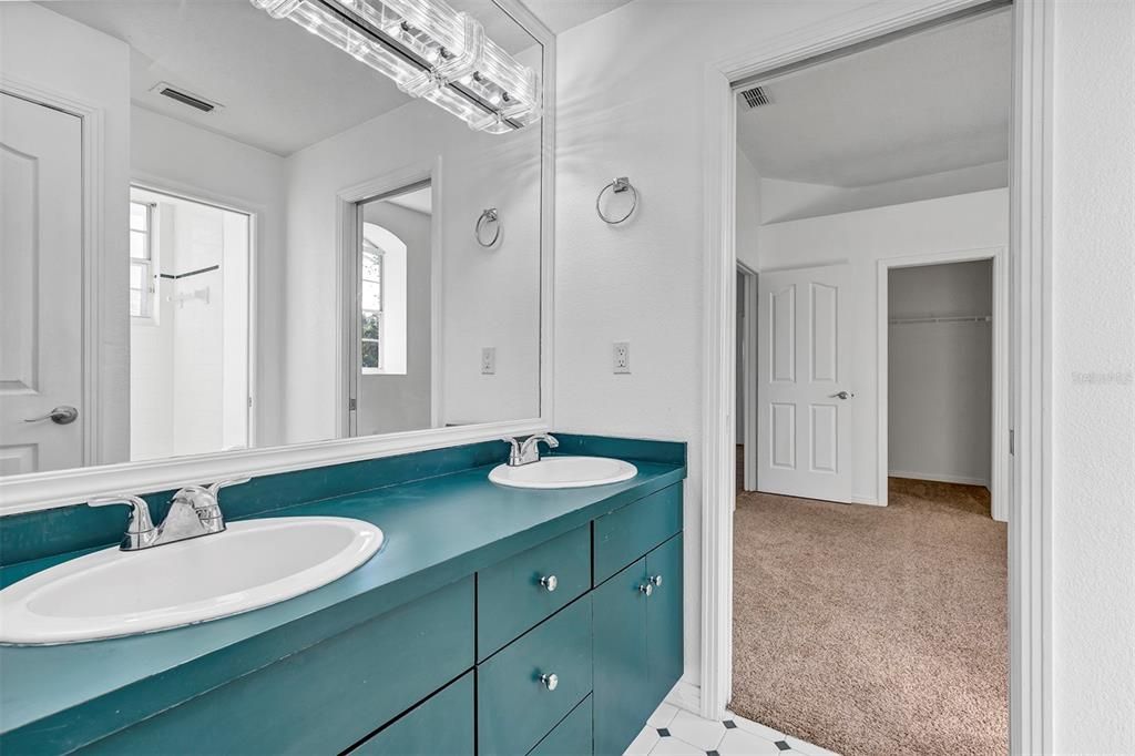 En Venta: $864,900 (4 camas, 3 baños, 3316 Pies cuadrados)