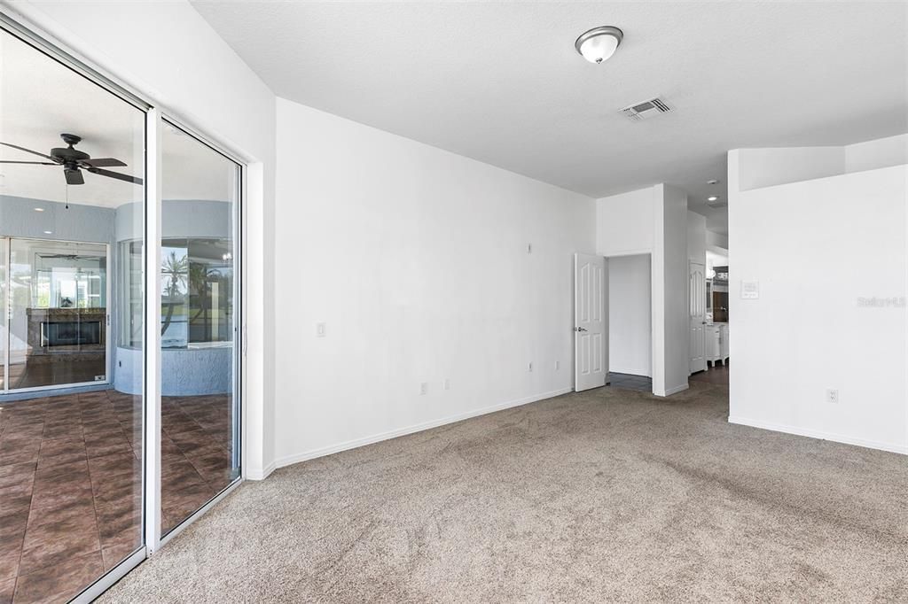 En Venta: $864,900 (4 camas, 3 baños, 3316 Pies cuadrados)