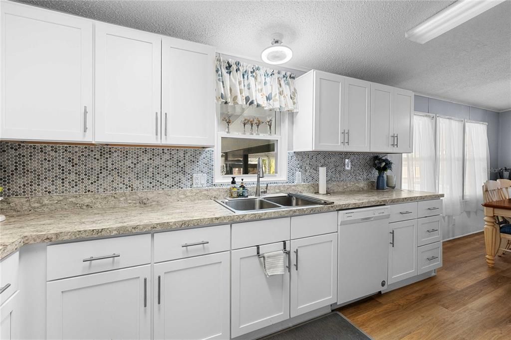 En Venta: $219,500 (2 camas, 2 baños, 1404 Pies cuadrados)