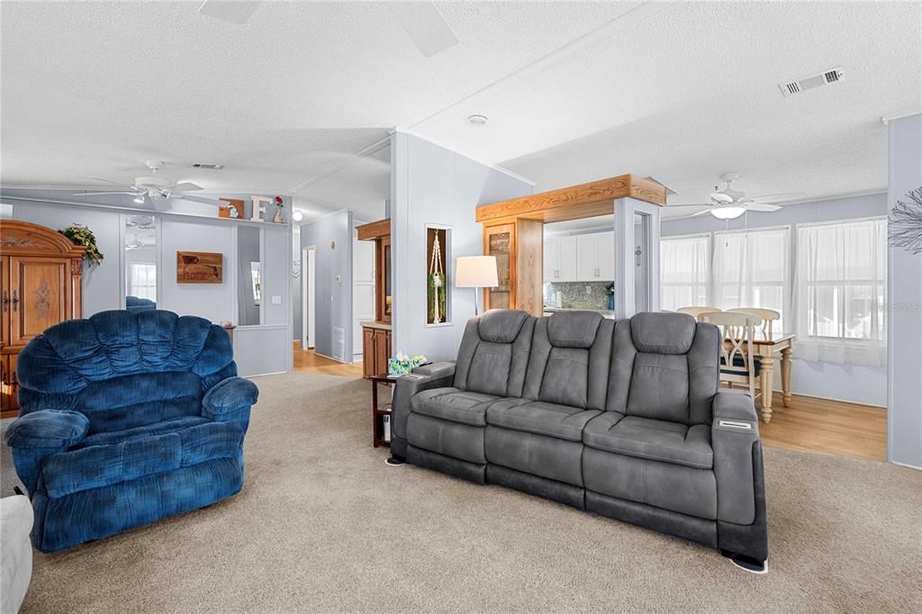 En Venta: $219,500 (2 camas, 2 baños, 1404 Pies cuadrados)