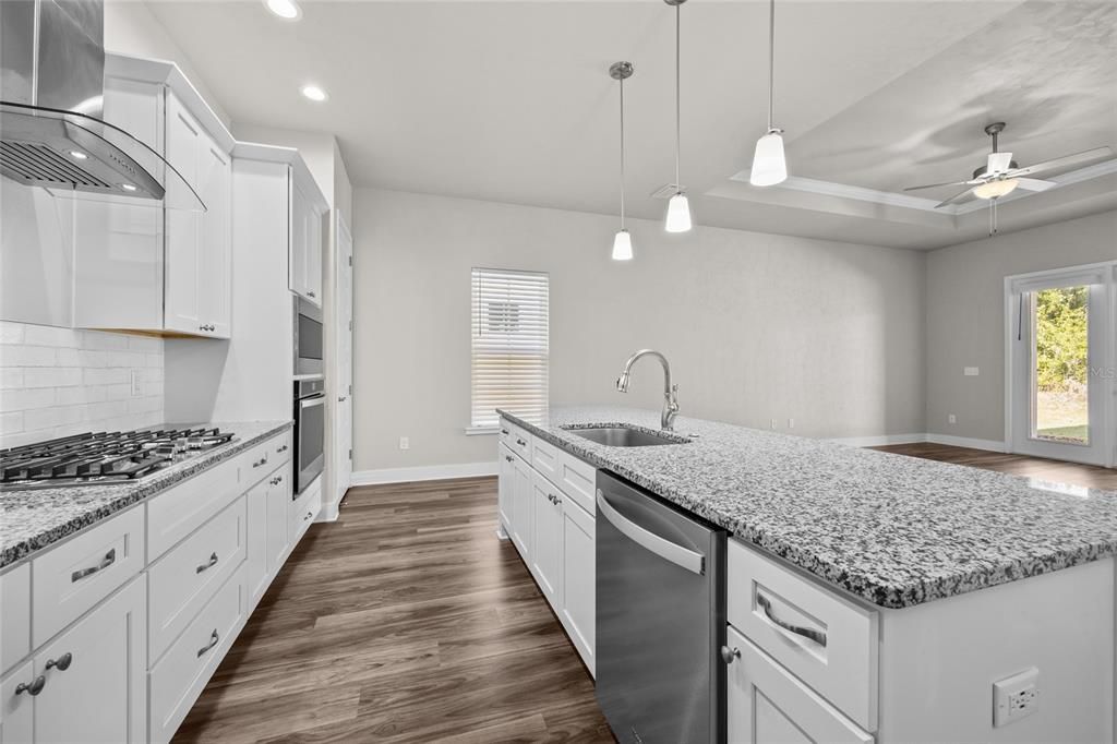 待售: $389,900 (3 贝兹, 2 浴室, 1679 平方英尺)