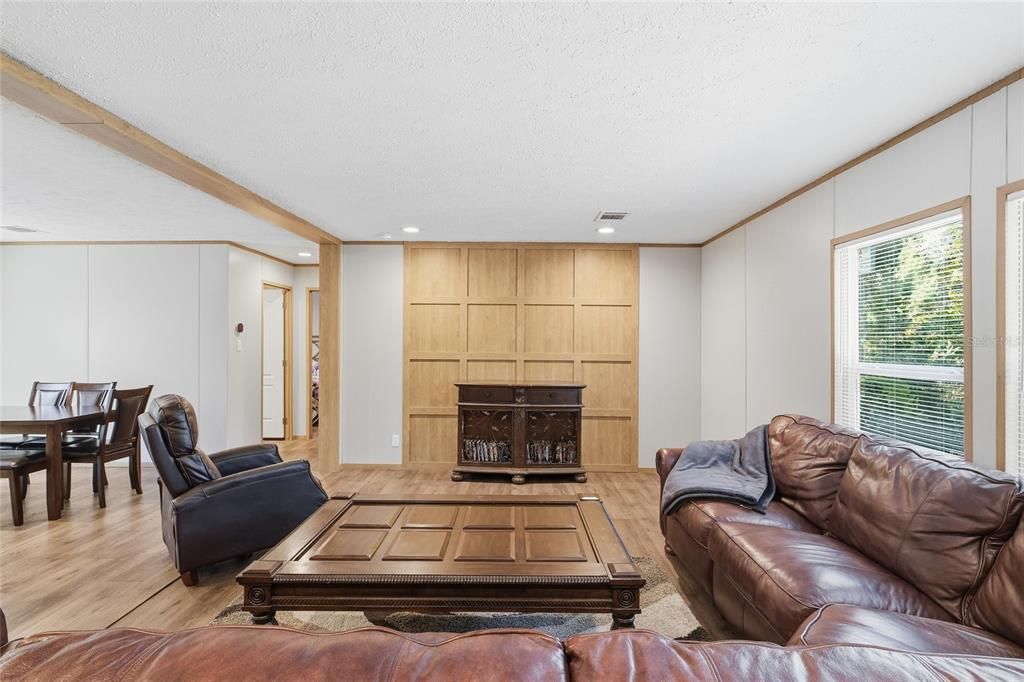 待售: $249,000 (3 贝兹, 2 浴室, 1512 平方英尺)