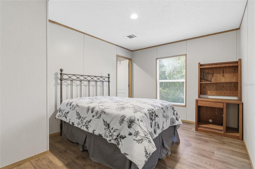 待售: $249,000 (3 贝兹, 2 浴室, 1512 平方英尺)