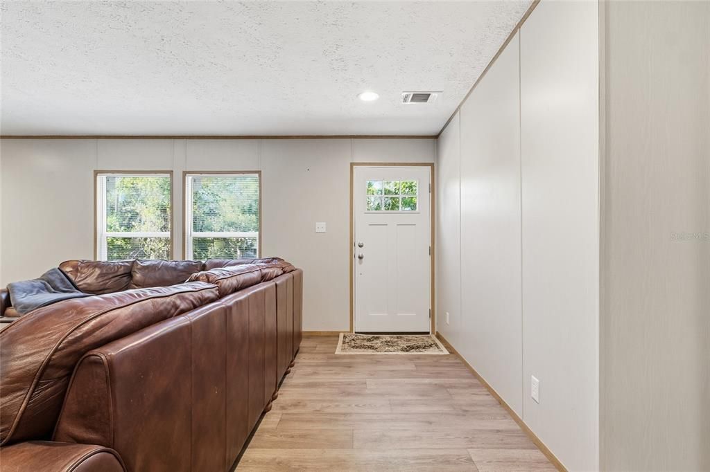 待售: $249,000 (3 贝兹, 2 浴室, 1512 平方英尺)