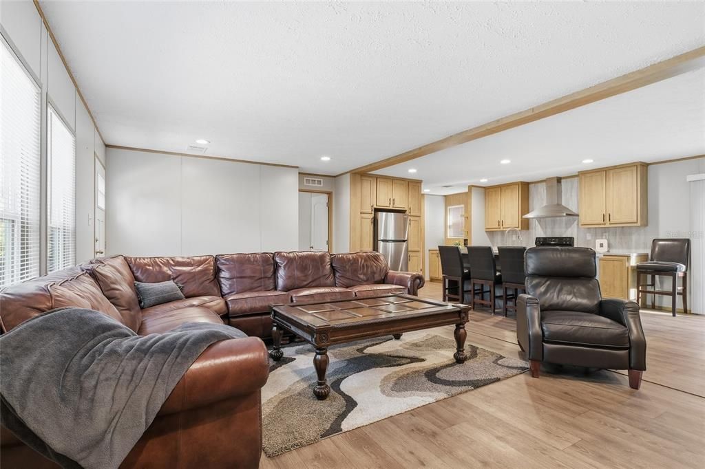 待售: $249,000 (3 贝兹, 2 浴室, 1512 平方英尺)