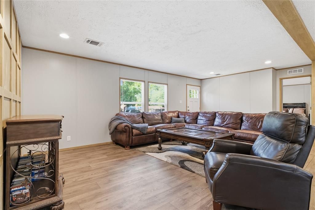 待售: $249,000 (3 贝兹, 2 浴室, 1512 平方英尺)