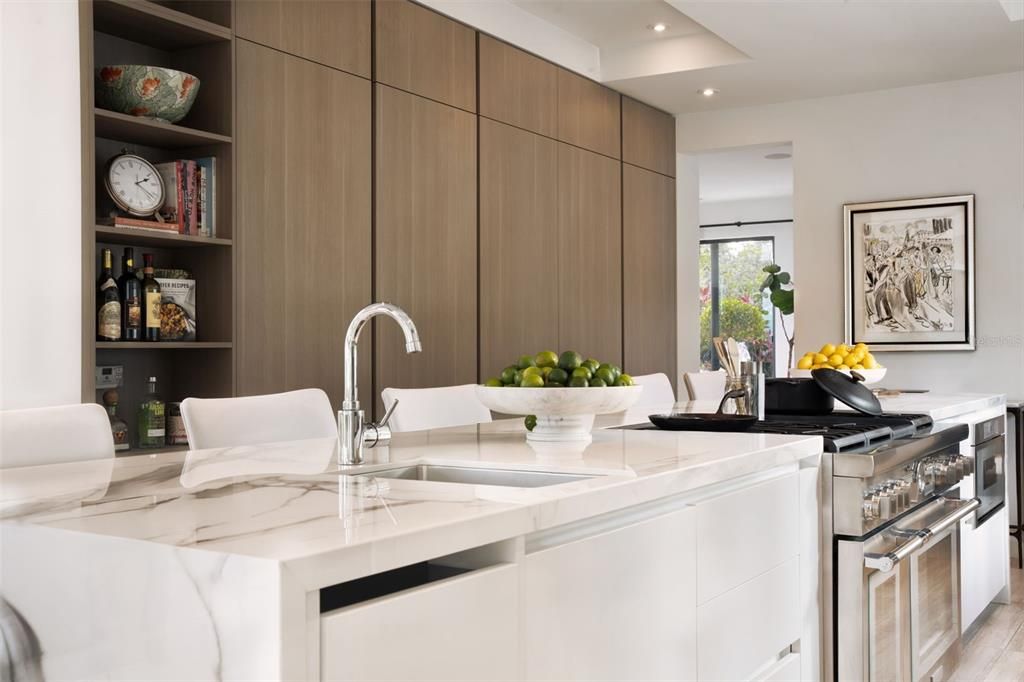 待售: $19,500,000 (6 贝兹, 6 浴室, 7313 平方英尺)