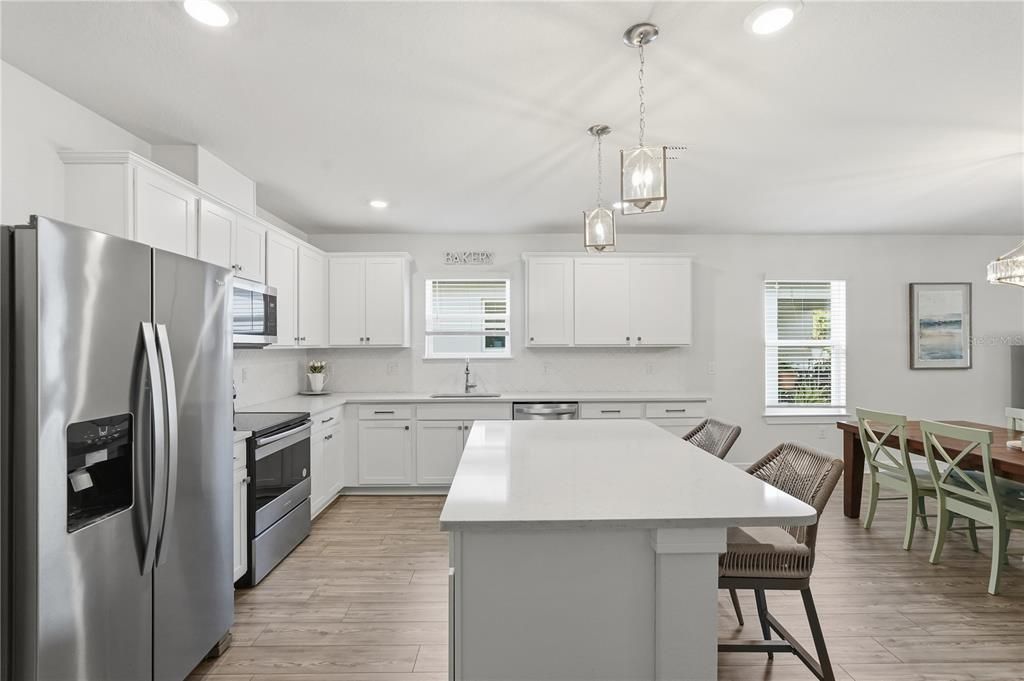 На продажу: $405,000 (4 спален, 2 ванн, 2164 Квадратных фут)