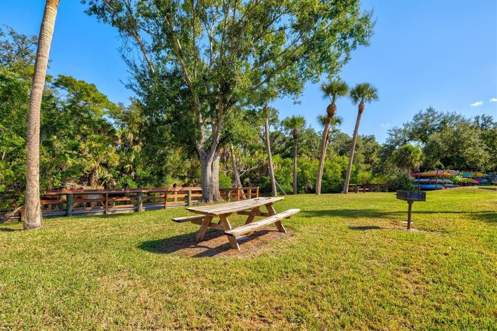 For Sale: $249,900 (2 beds, 2 baths, 962 Square Feet)