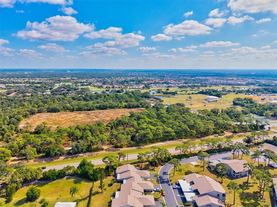 For Sale: $249,900 (2 beds, 2 baths, 962 Square Feet)