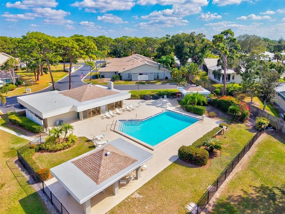 For Sale: $249,900 (2 beds, 2 baths, 962 Square Feet)