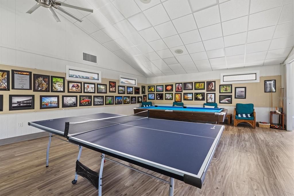 For Sale: $249,900 (2 beds, 2 baths, 962 Square Feet)