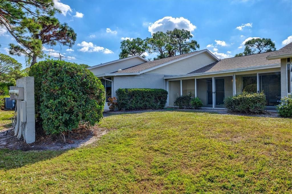 For Sale: $249,900 (2 beds, 2 baths, 962 Square Feet)