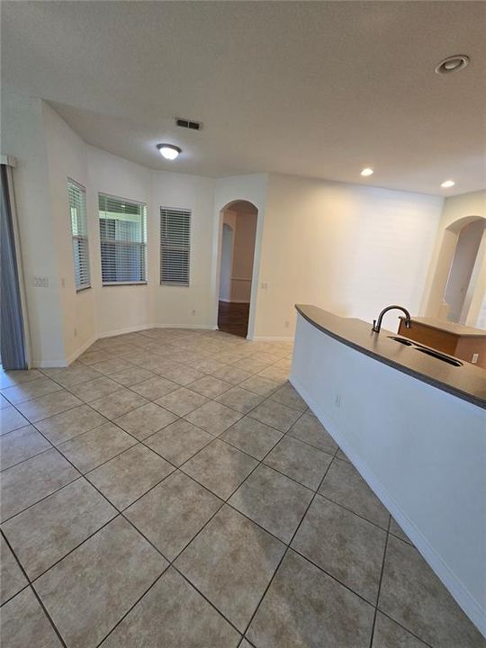 For Rent: $3,100 (4 beds, 2 baths, 2579 Square Feet)