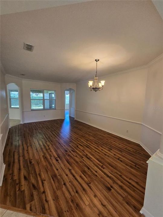 For Rent: $3,100 (4 beds, 2 baths, 2579 Square Feet)