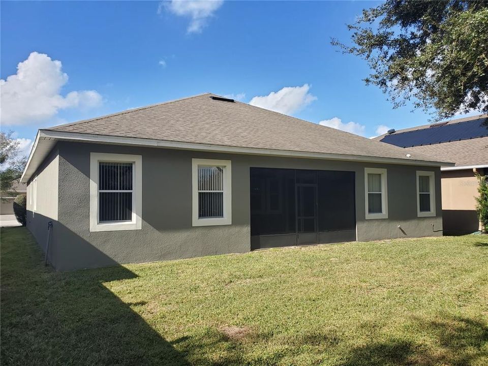 For Rent: $3,100 (4 beds, 2 baths, 2579 Square Feet)