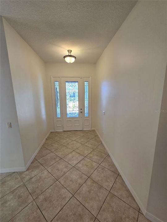 For Rent: $3,100 (4 beds, 2 baths, 2579 Square Feet)