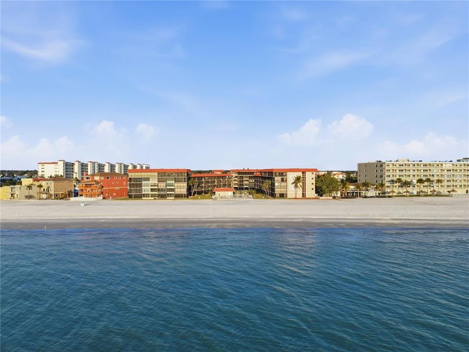 En Venta: $635,500 (2 camas, 2 baños, 1103 Pies cuadrados)