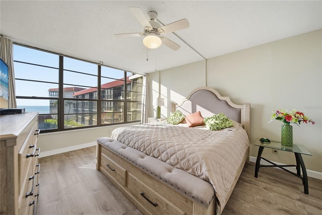 En Venta: $635,500 (2 camas, 2 baños, 1103 Pies cuadrados)