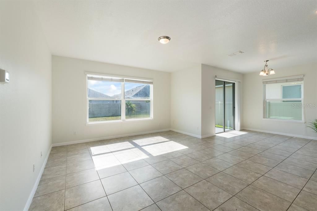 For Sale: $590,000 (4 beds, 3 baths, 2980 Square Feet)