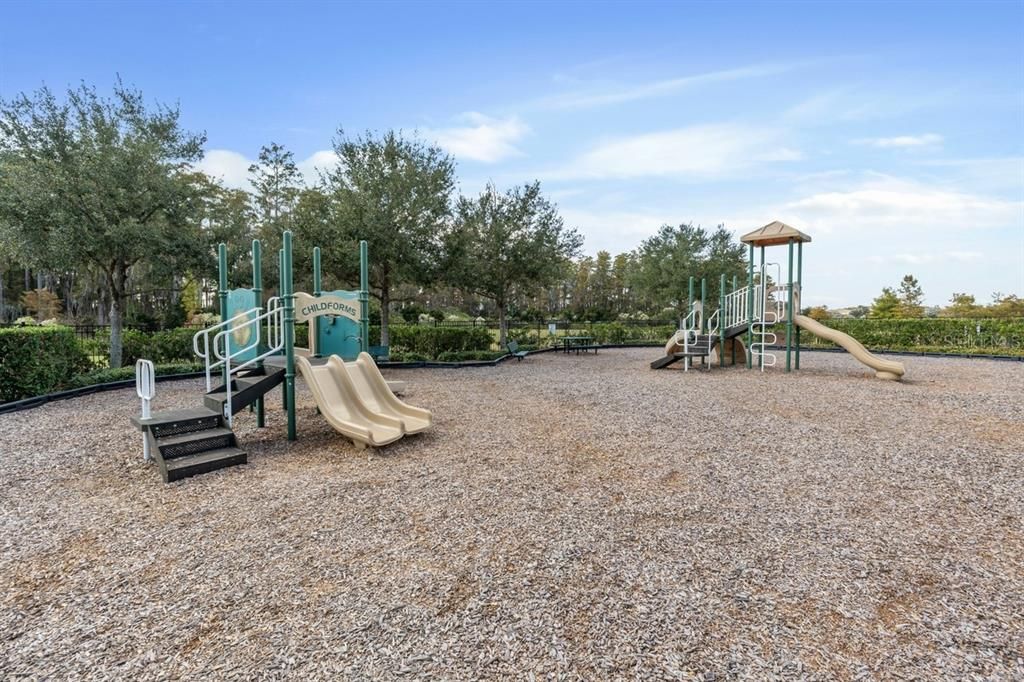 For Sale: $590,000 (4 beds, 3 baths, 2980 Square Feet)