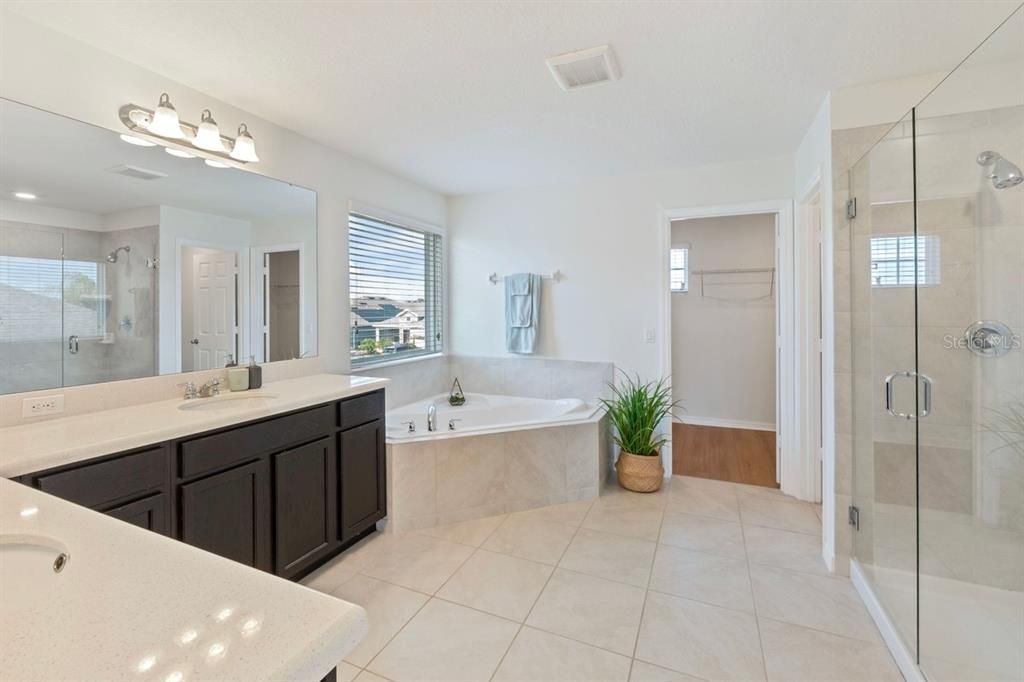 For Sale: $590,000 (4 beds, 3 baths, 2980 Square Feet)