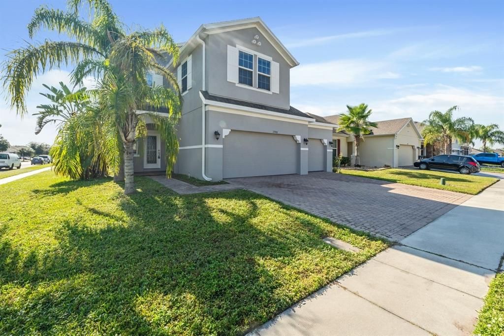 For Sale: $590,000 (4 beds, 3 baths, 2980 Square Feet)