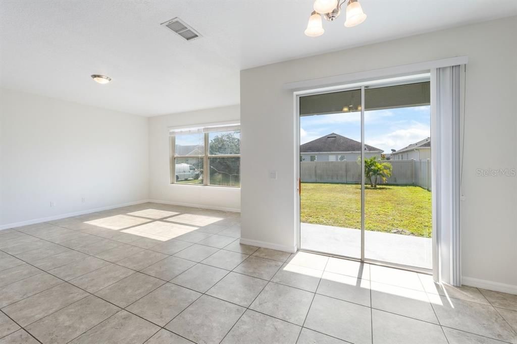 For Sale: $590,000 (4 beds, 3 baths, 2980 Square Feet)