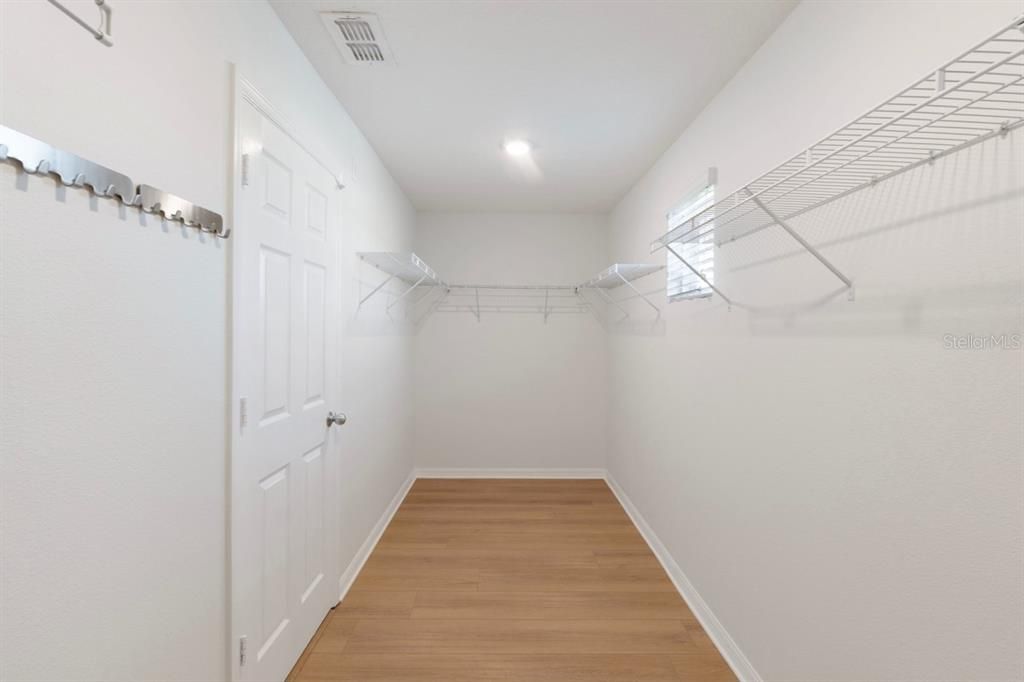 For Sale: $590,000 (4 beds, 3 baths, 2980 Square Feet)