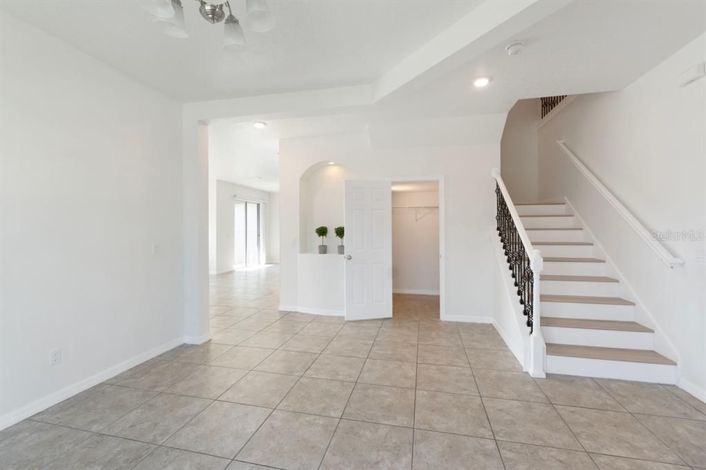 For Sale: $590,000 (4 beds, 3 baths, 2980 Square Feet)