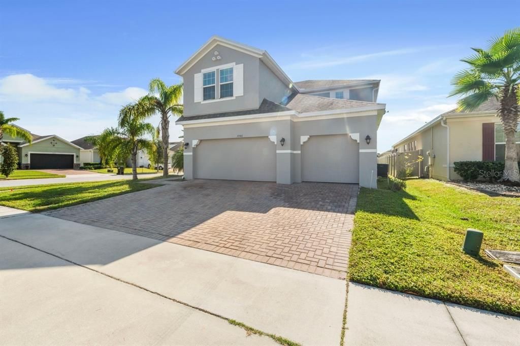 For Sale: $590,000 (4 beds, 3 baths, 2980 Square Feet)