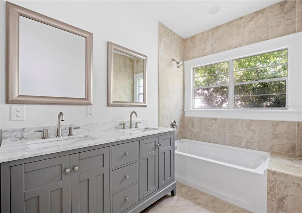 待售: $295,000 (3 贝兹, 2 浴室, 1361 平方英尺)