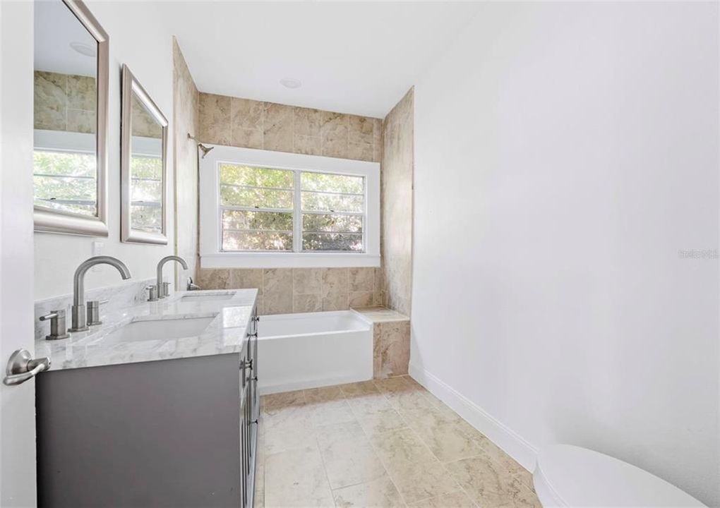 待售: $295,000 (3 贝兹, 2 浴室, 1361 平方英尺)