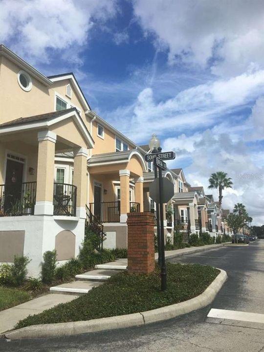 Activo con contrato: $129,900 (1 camas, 1 baños, 816 Pies cuadrados)