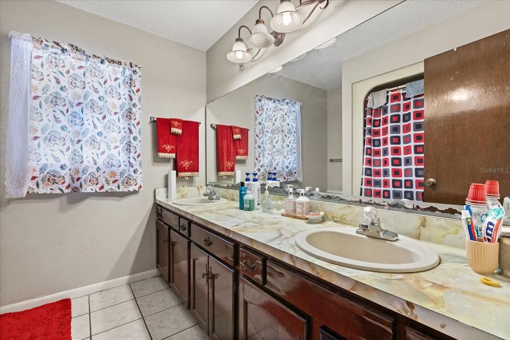 For Sale: $319,000 (3 beds, 2 baths, 2167 Square Feet)