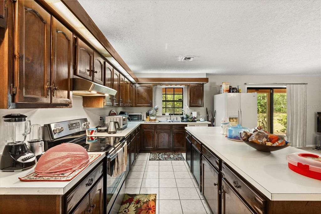 For Sale: $319,000 (3 beds, 2 baths, 2167 Square Feet)