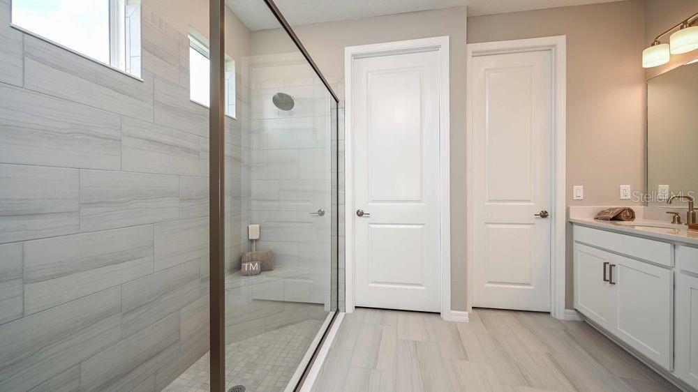 En Venta: $458,999 (4 camas, 3 baños, 2612 Pies cuadrados)