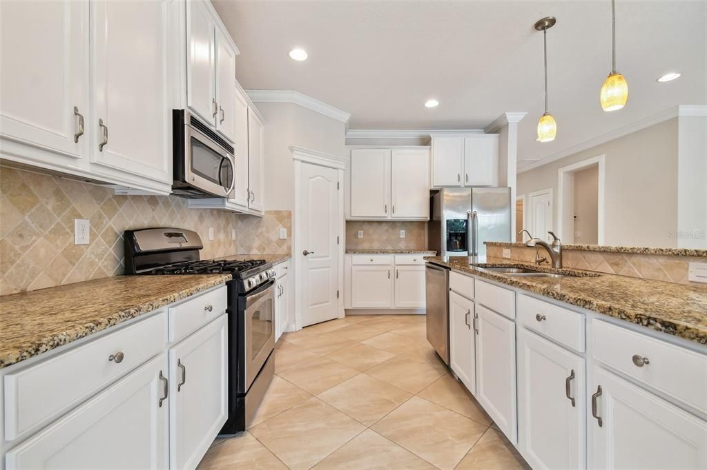 Active With Contract: $625,000 (3 beds, 2 baths, 2035 Square Feet)