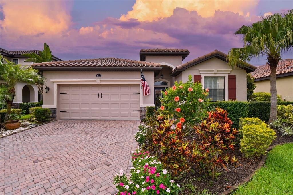 Active With Contract: $625,000 (3 beds, 2 baths, 2035 Square Feet)