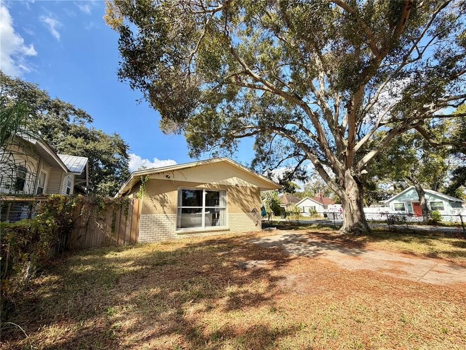 For Sale: $275,000 (3 beds, 1 baths, 1172 Square Feet)