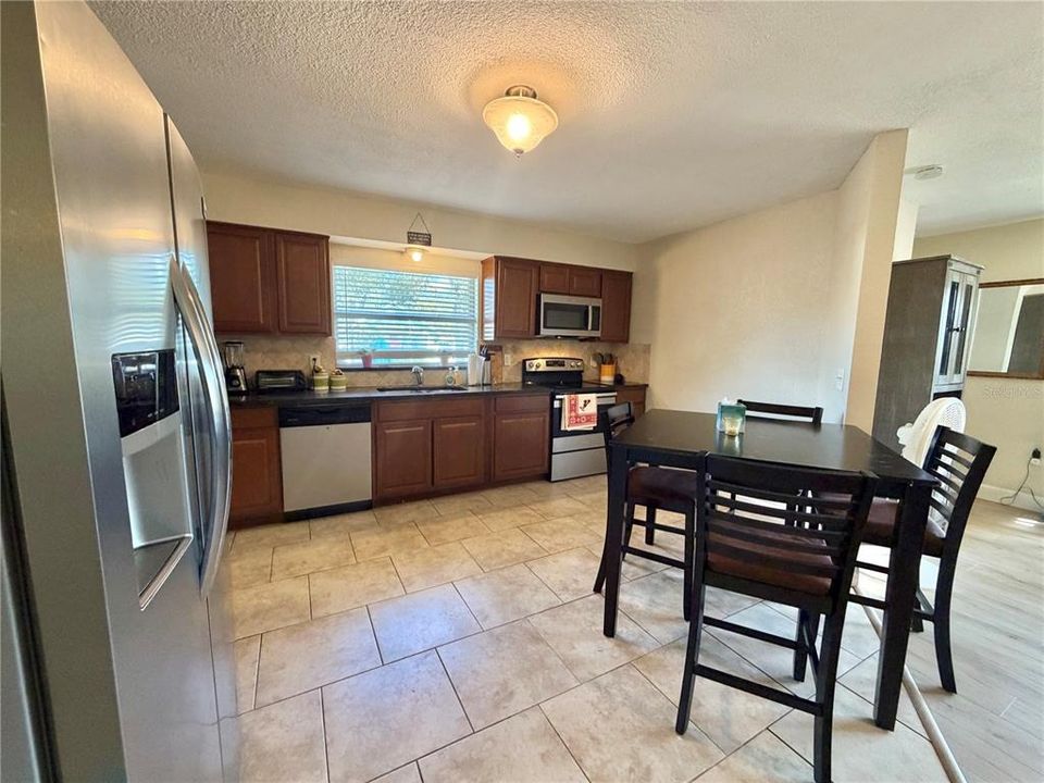 For Sale: $275,000 (3 beds, 1 baths, 1172 Square Feet)