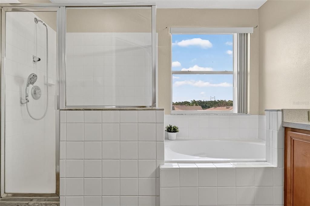 待售: $575,000 (4 贝兹, 2 浴室, 2192 平方英尺)