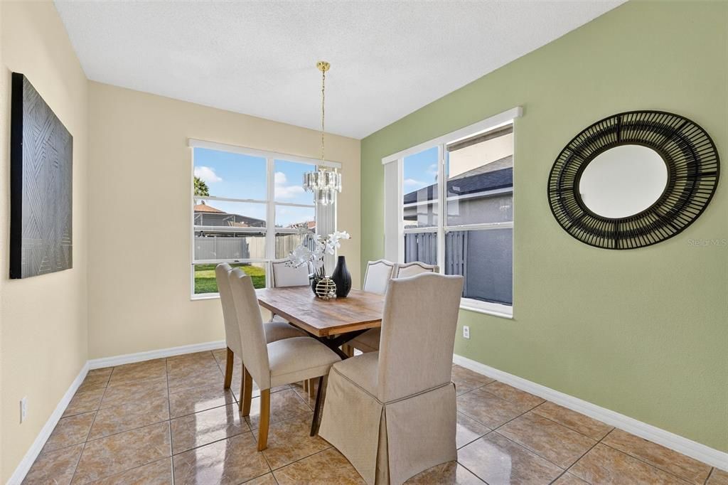 待售: $575,000 (4 贝兹, 2 浴室, 2192 平方英尺)