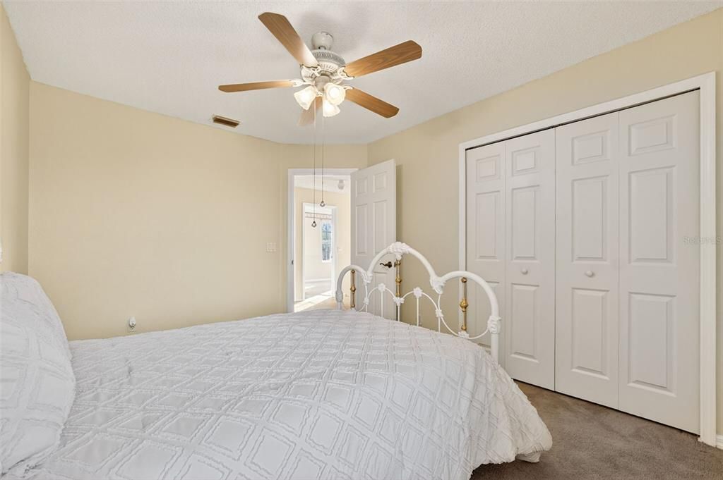 待售: $575,000 (4 贝兹, 2 浴室, 2192 平方英尺)