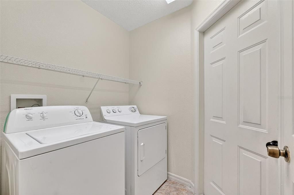 待售: $575,000 (4 贝兹, 2 浴室, 2192 平方英尺)