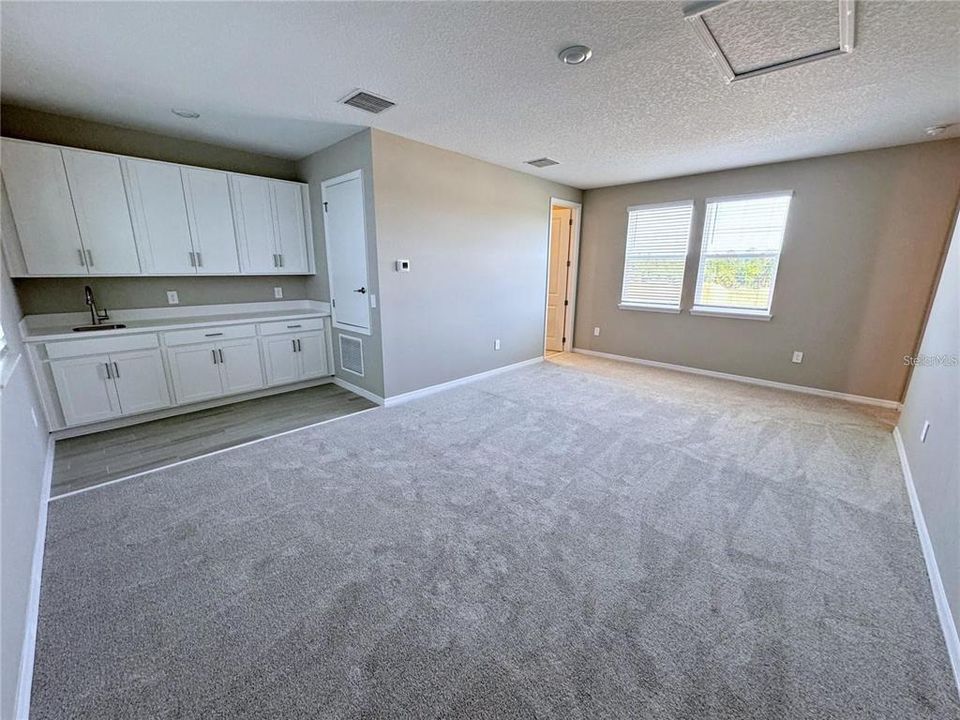 For Rent: $3,900 (4 beds, 4 baths, 2927 Square Feet)