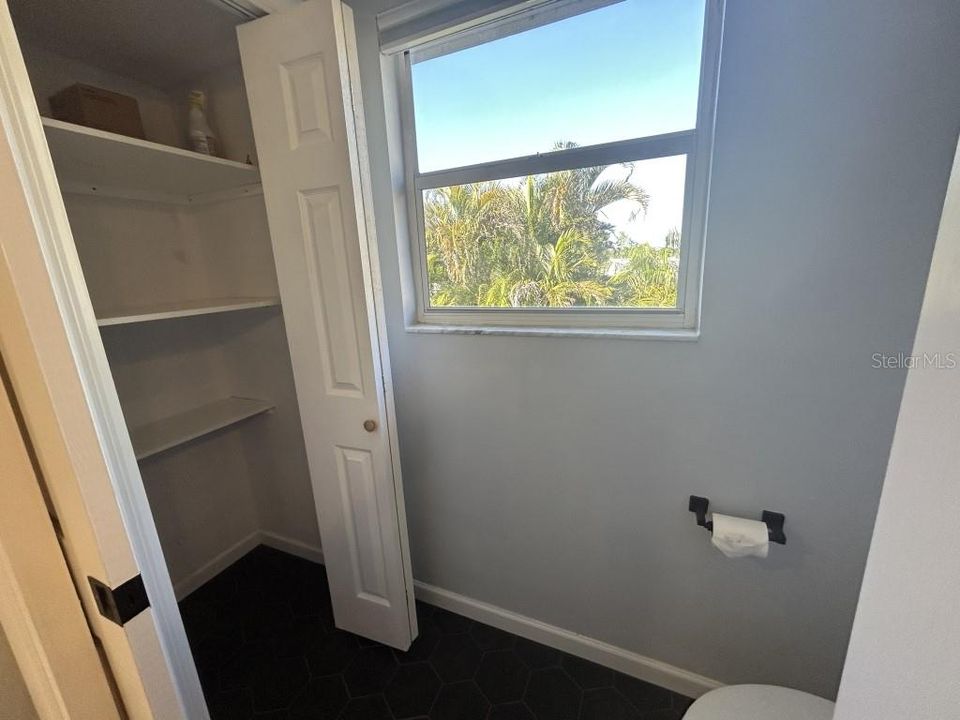 En Venta: $409,900 (3 camas, 2 baños, 1832 Pies cuadrados)