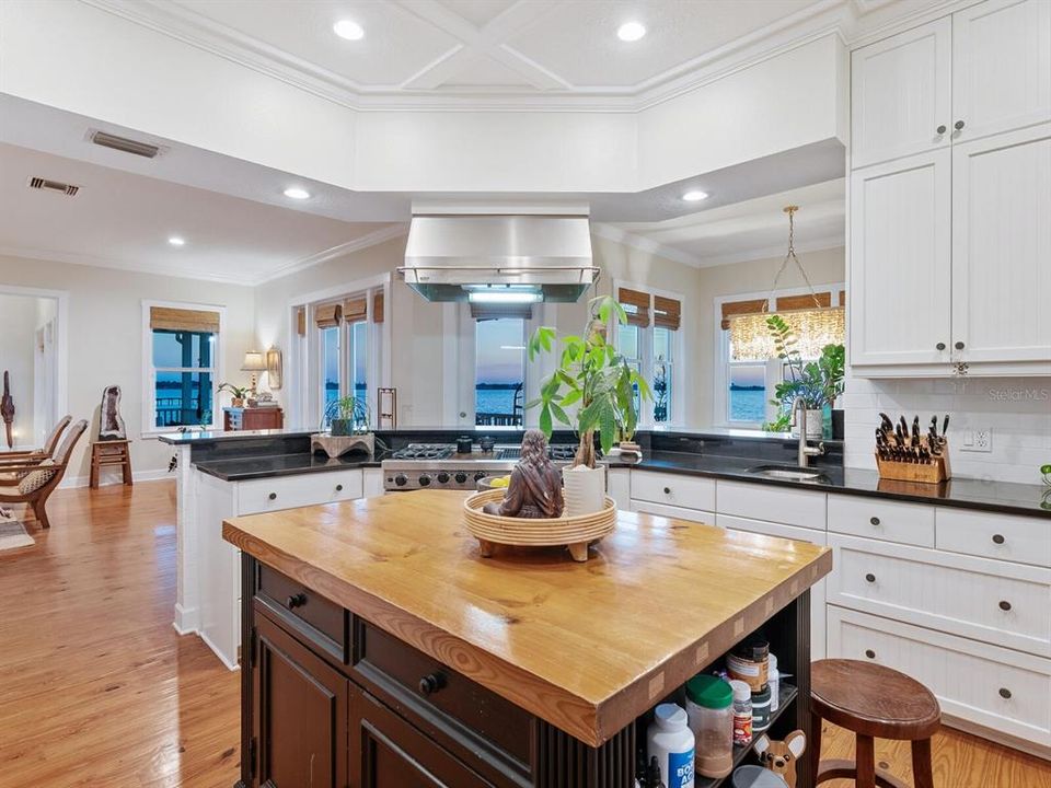 En Venta: $2,600,000 (4 camas, 3 baños, 4011 Pies cuadrados)