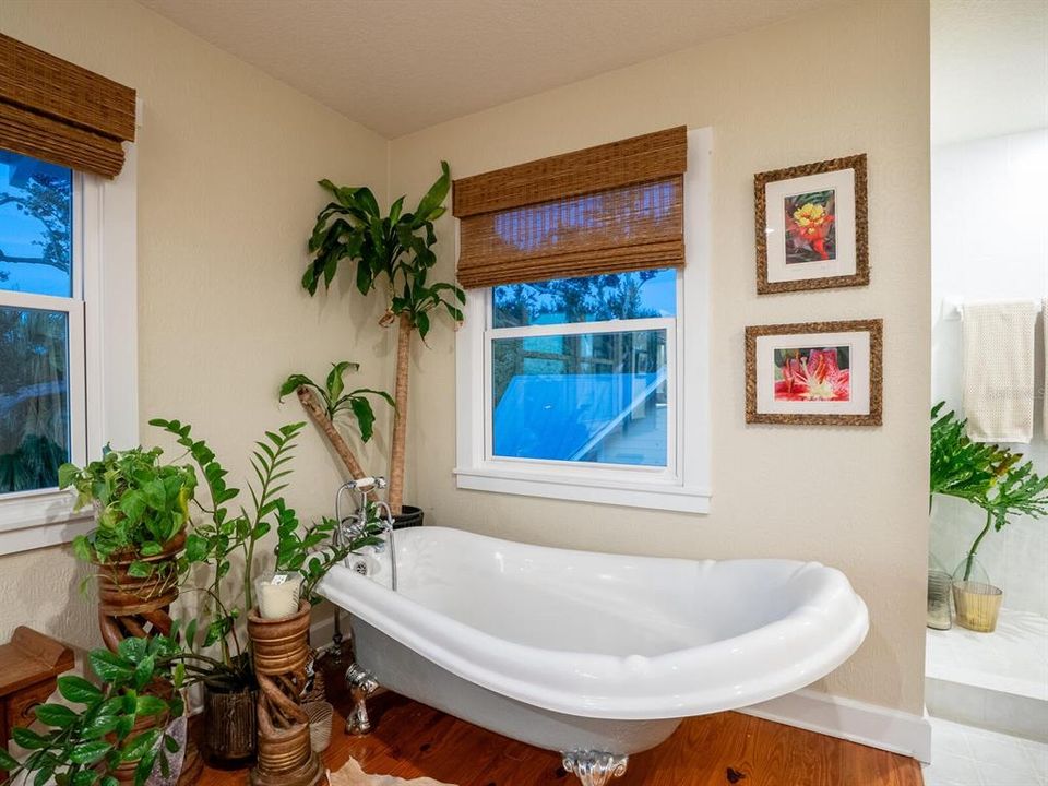 En Venta: $2,600,000 (4 camas, 3 baños, 4011 Pies cuadrados)